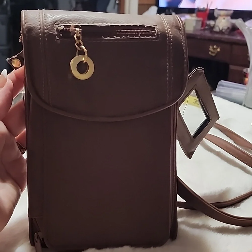 MICHAEL STEVEN'S  CROSSBODY EXPANSION BAG. - Picture 2 of 8